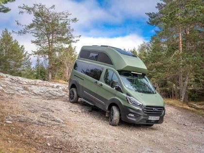 Ford Nugget Allrad im Military-Look