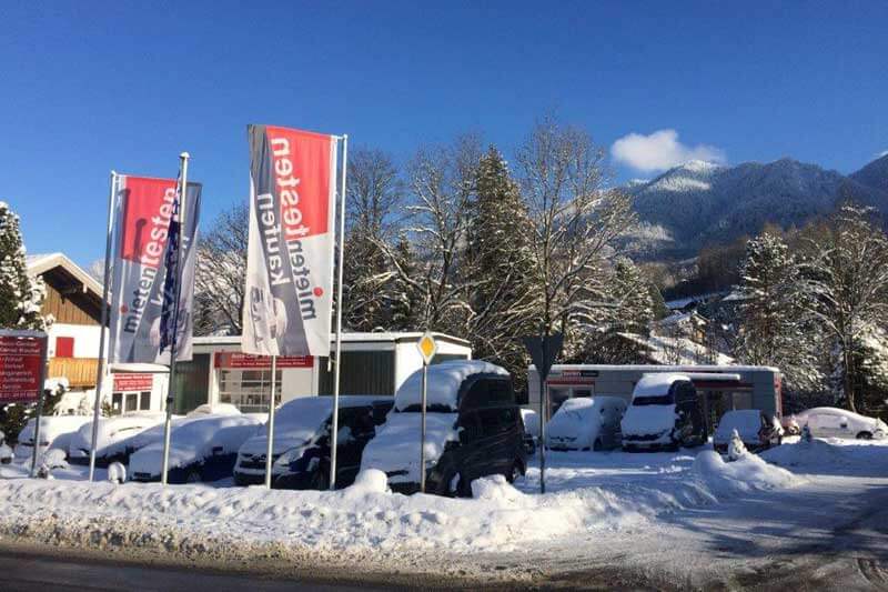 Unsere eingeschneite Station